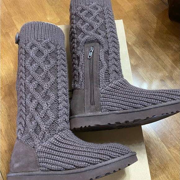UGG CLASSIC CARDI CABLED KNIT BROWN BOOTS - WOMEN'S 8 - Picture 4 of 15